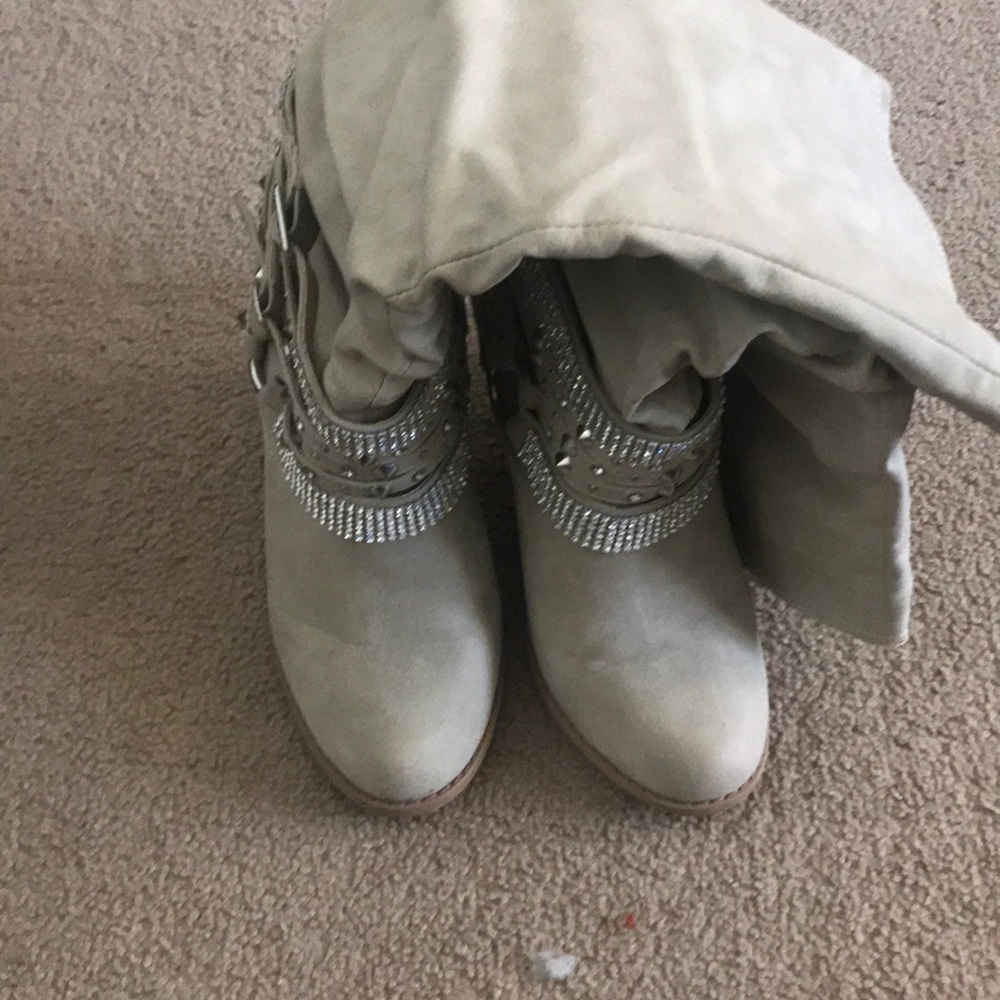 COPY - Boots 9.5